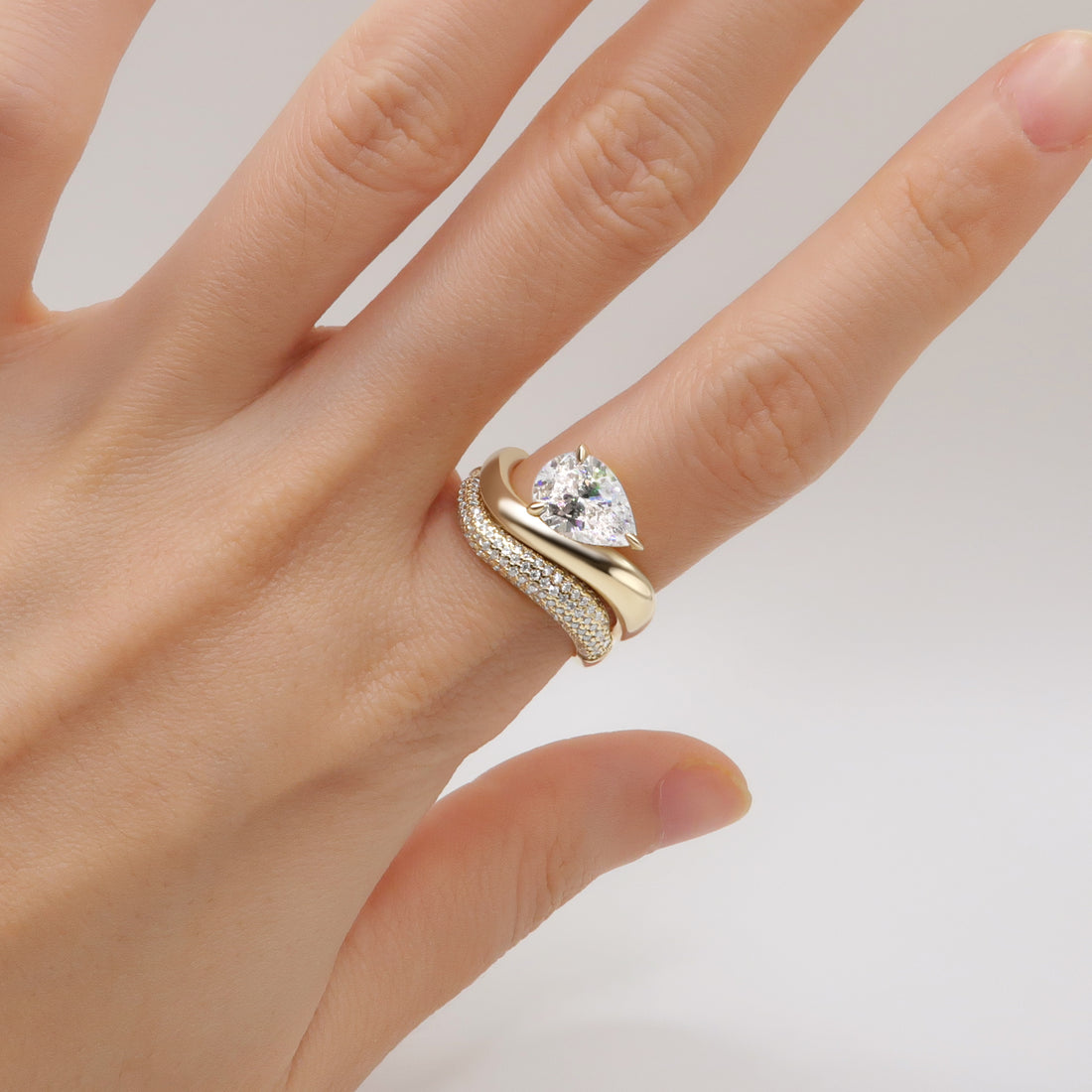 Serpentina Solitaire Ring